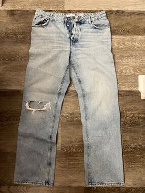 H&M Light Blue Straight-Leg Jeans with Distressed Knee